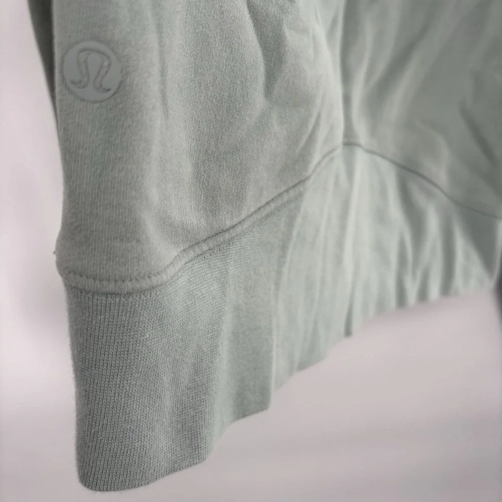 lululemon athletica chest 21